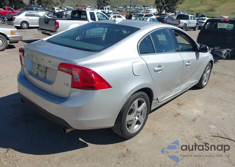 2013 Volvo S60 T5/T5 Platinum/T5 Premier/T5 Premier Plus z USA, uszkodzony, nr VIN YV1612FS9D1231260